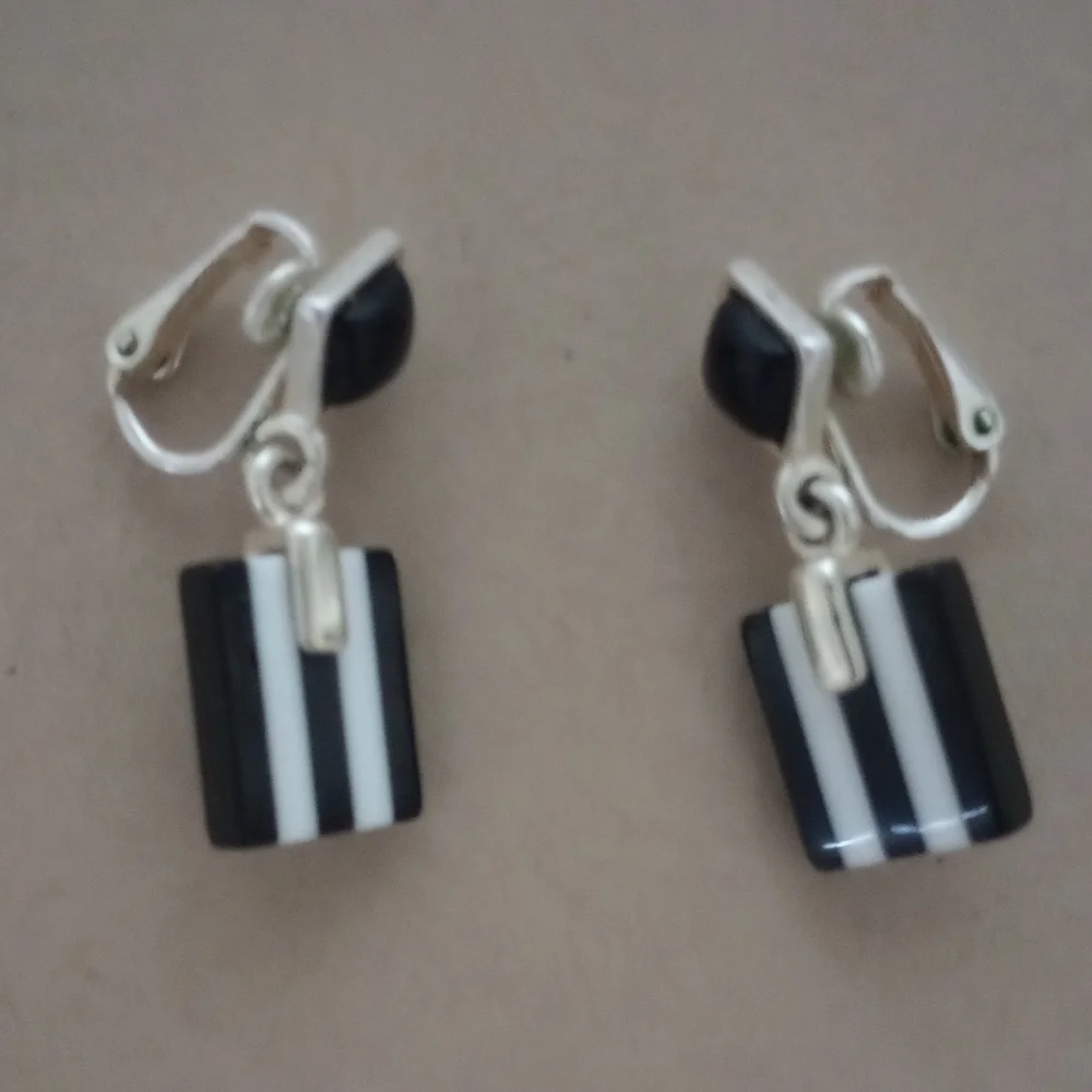 Vintage Black and White Clip-On Earrings - Picture 1 of 6